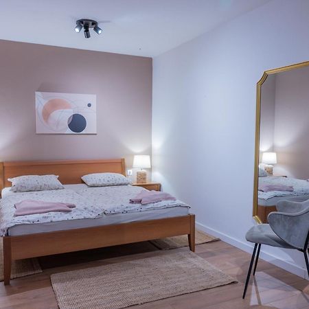 Apartman Rose-2025 Renovated Garden View Poreč Exteriér fotografie